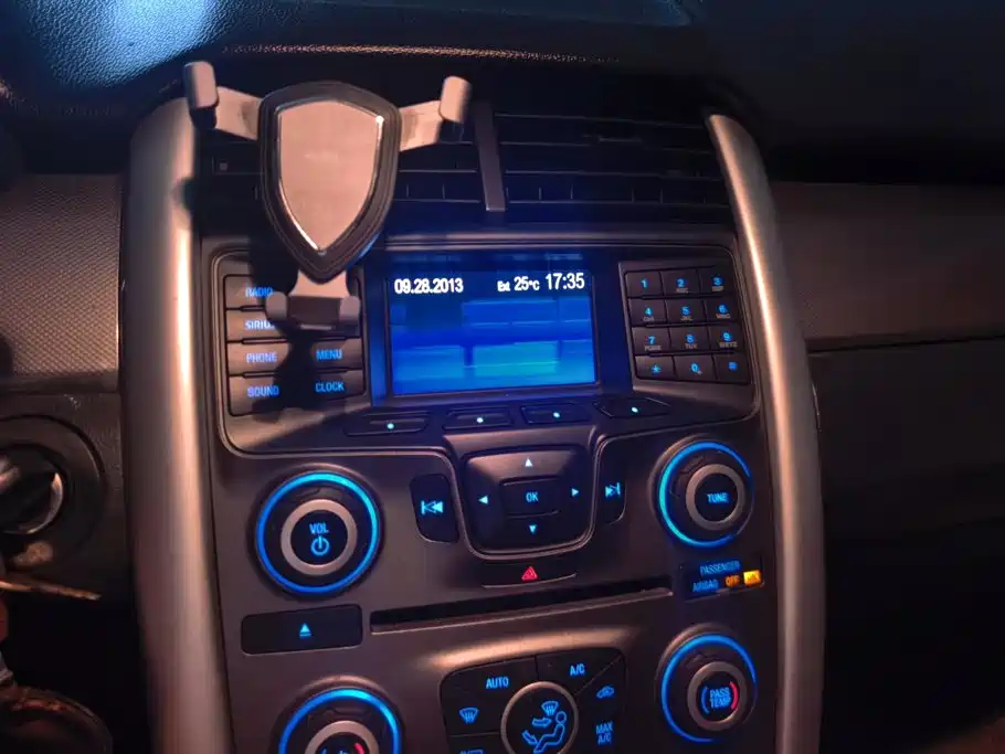 Ford Edge (Import) — миниатюра 13