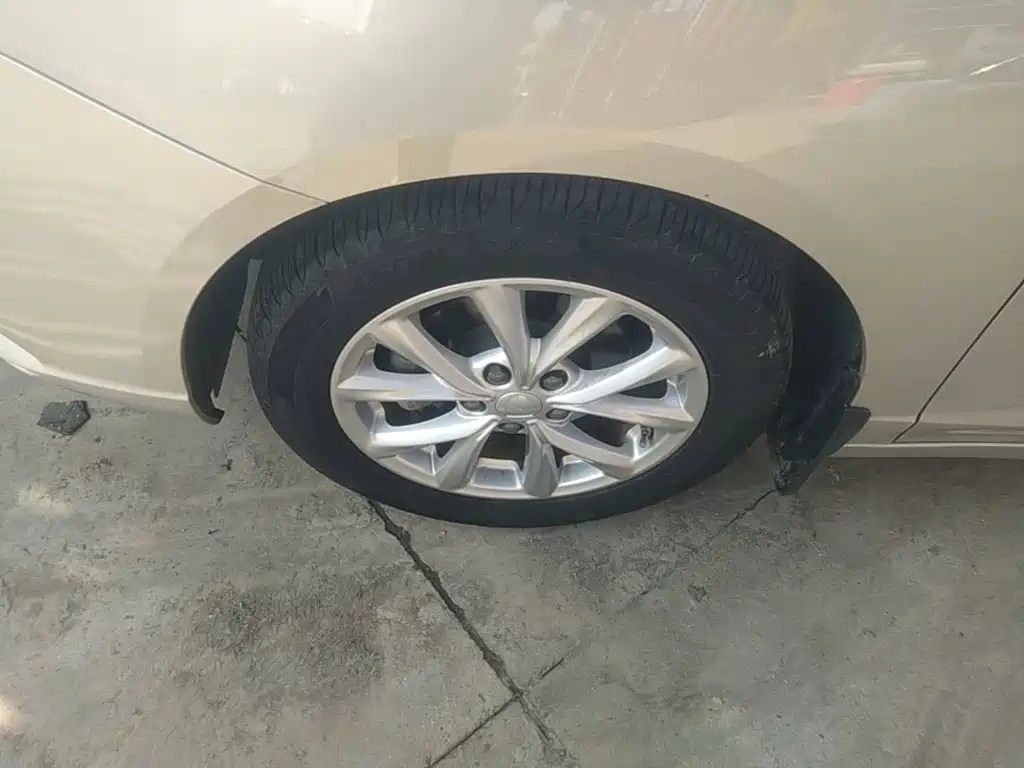 Roewe i5 — миниатюра 23