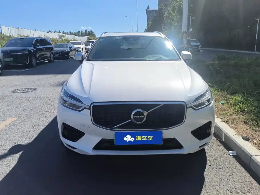 Volvo XC60 PHEV — миниатюра 2