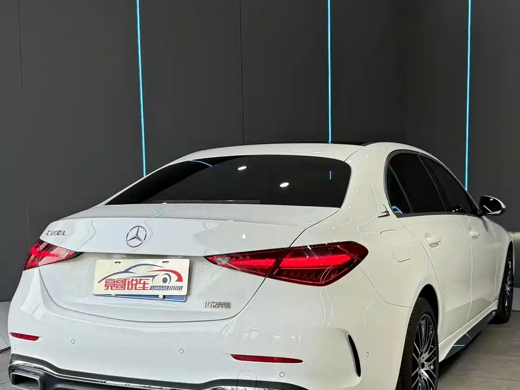 Mercedes-Benz C-Class — миниатюра 6