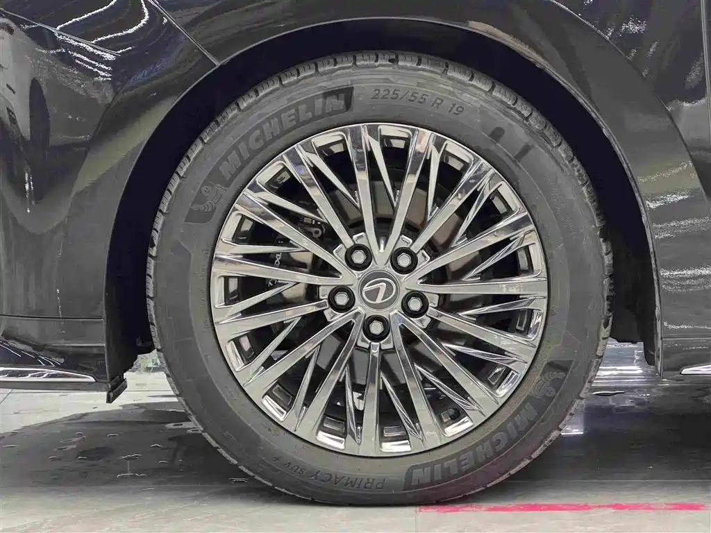 Lexus LM — миниатюра 4