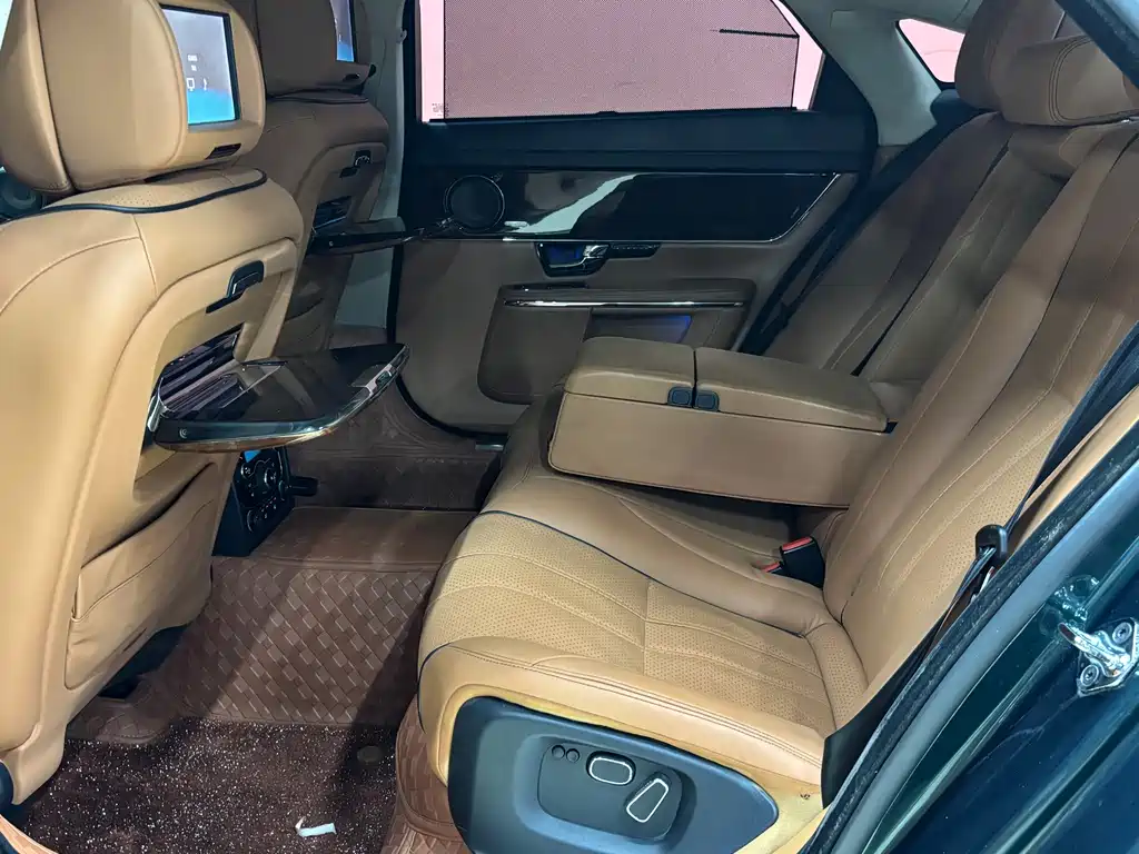 Jaguar XJ — миниатюра 5