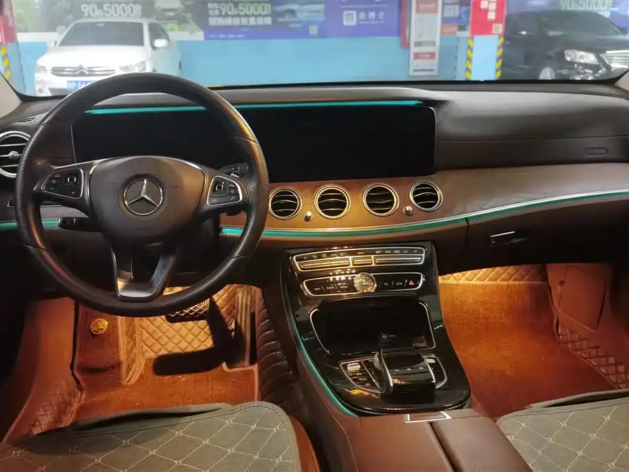 MERCEDES-BENZ E CLASS