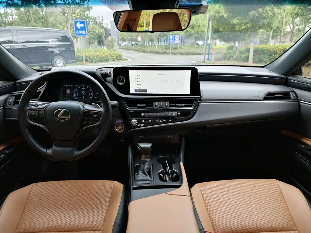 Lexus ES 2022 200