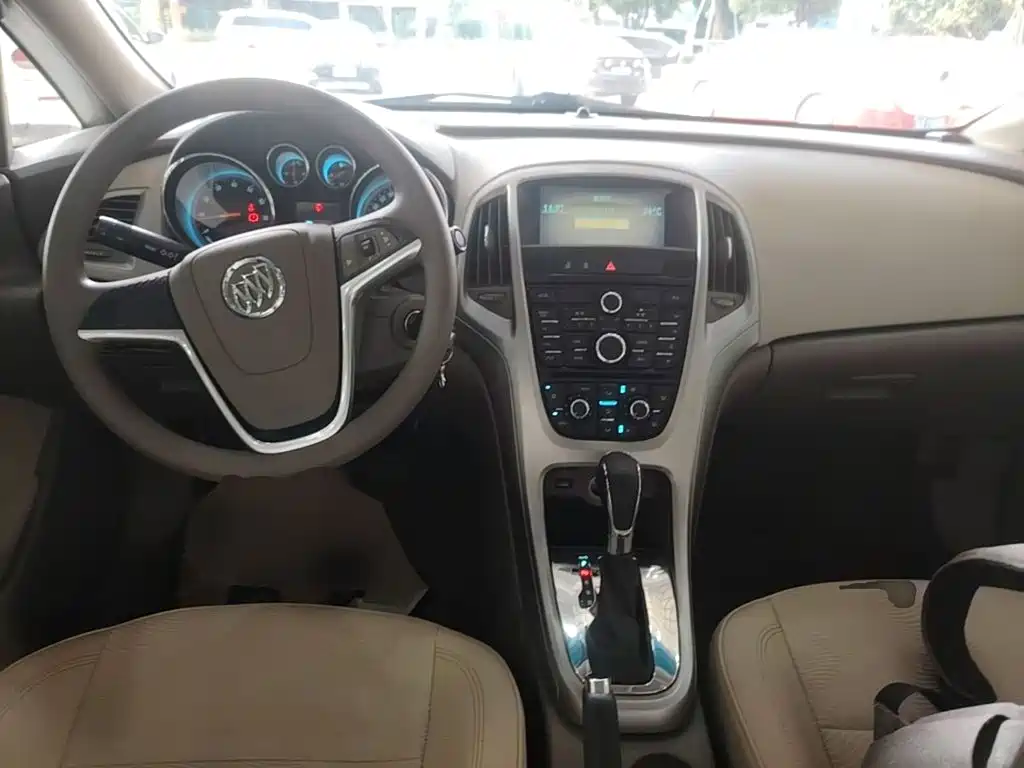 Buick Excelle — миниатюра 10