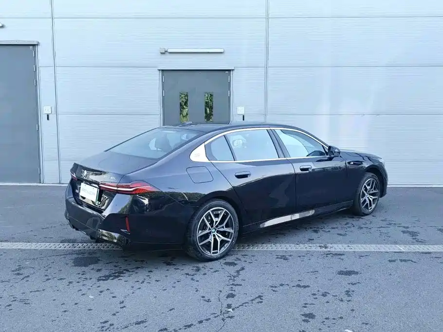 BMW i5 — миниатюра 3