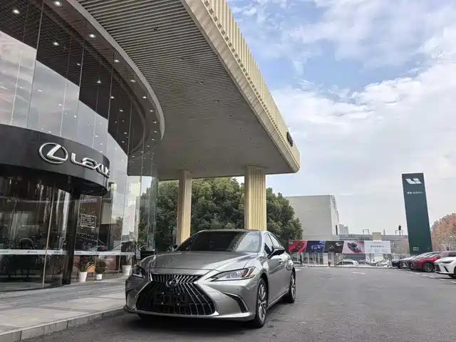 LEXUS ES 2022