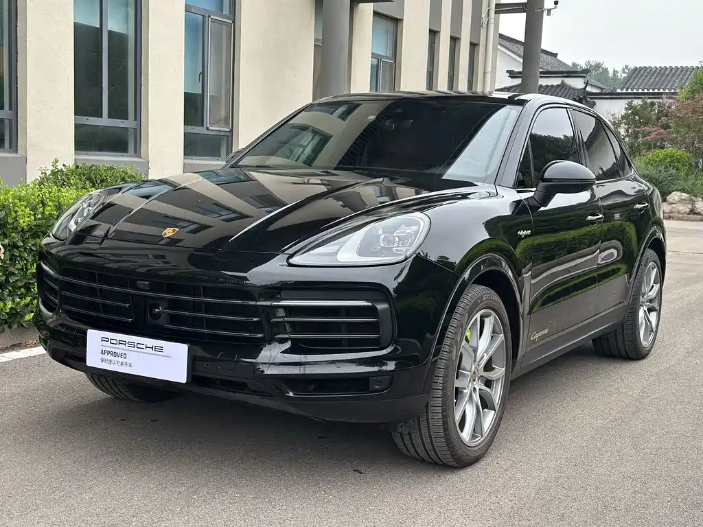 Porsche Cayenne Hybrid 2023