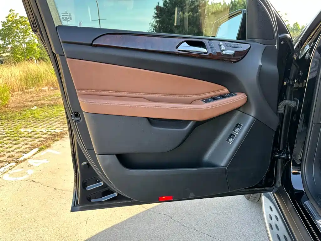 Mercedes-Benz GLS — миниатюра 14