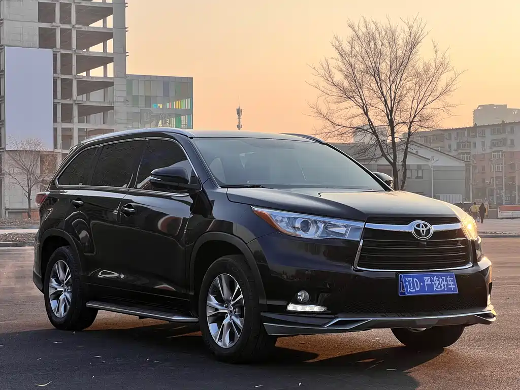 TOYOTA HIGHLANDER