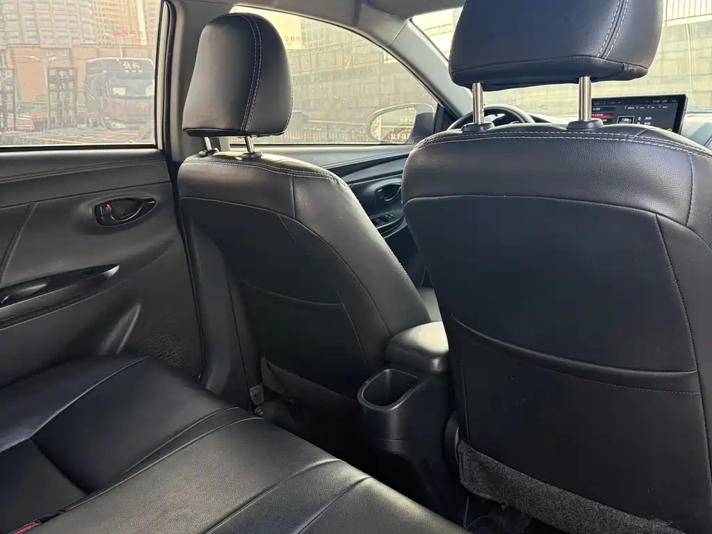 TOYOTA YARIS L TO ENJOY