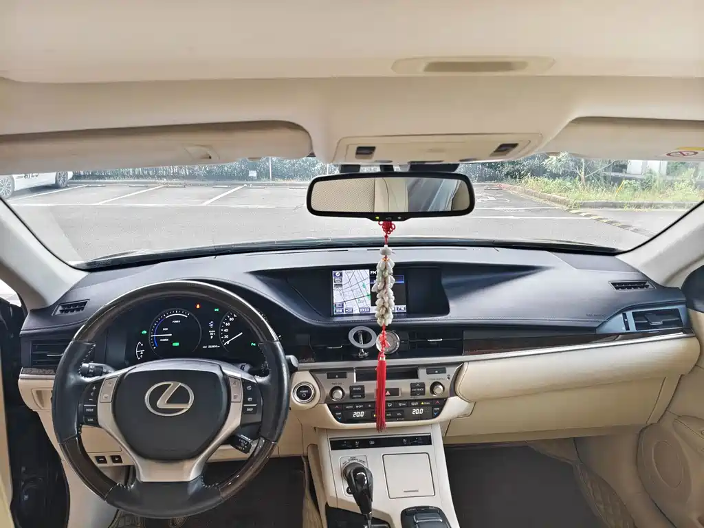 Lexus ES — миниатюра 6