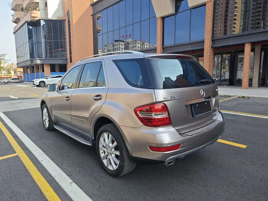 Mercedes-Benz M-Class — миниатюра 4