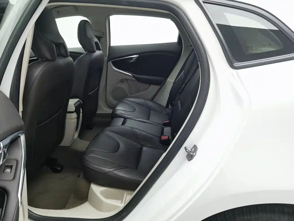 Volvo V40 — миниатюра 15