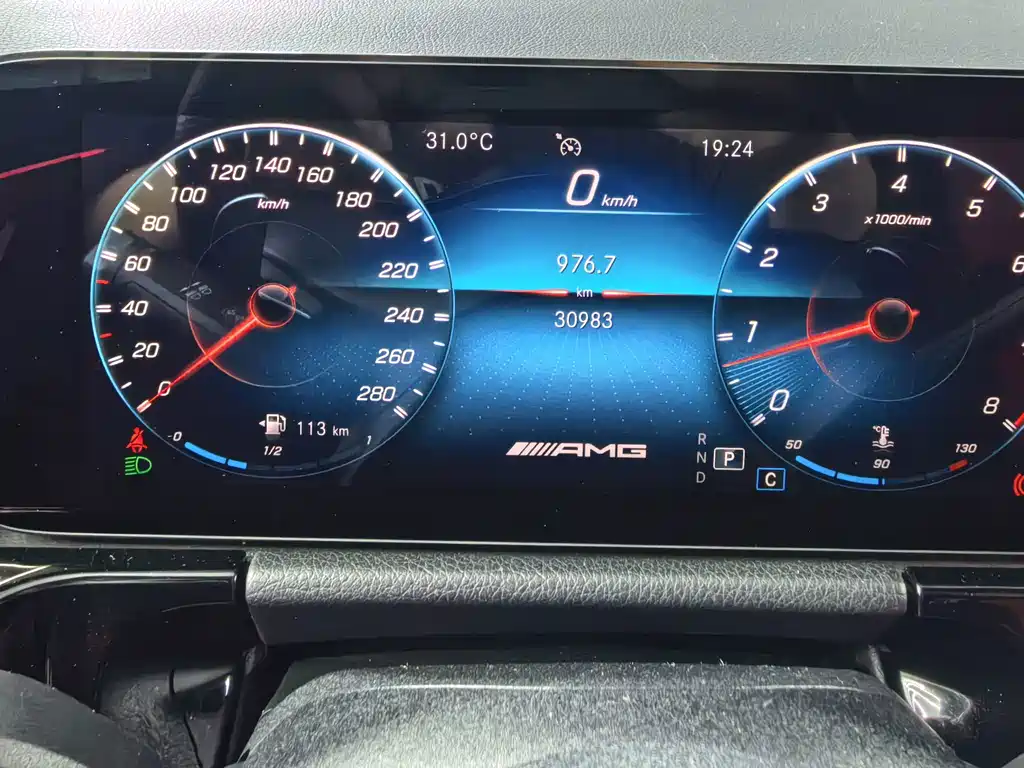 Mercedes-Benz GLA AMG — миниатюра 18