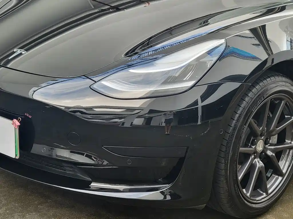 Tesla Model 3 — миниатюра 4
