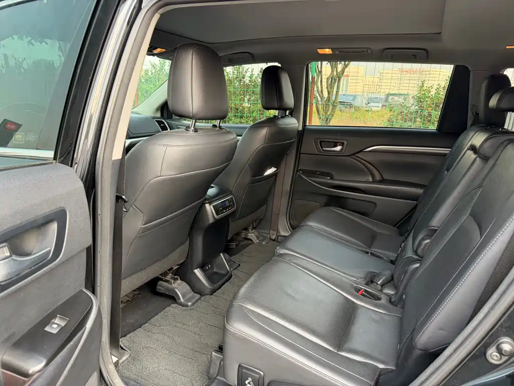 Toyota Highlander — миниатюра 8