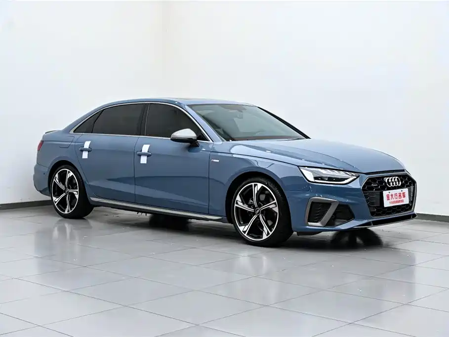 Audi A4L 2022 40 TFSI quattro RS