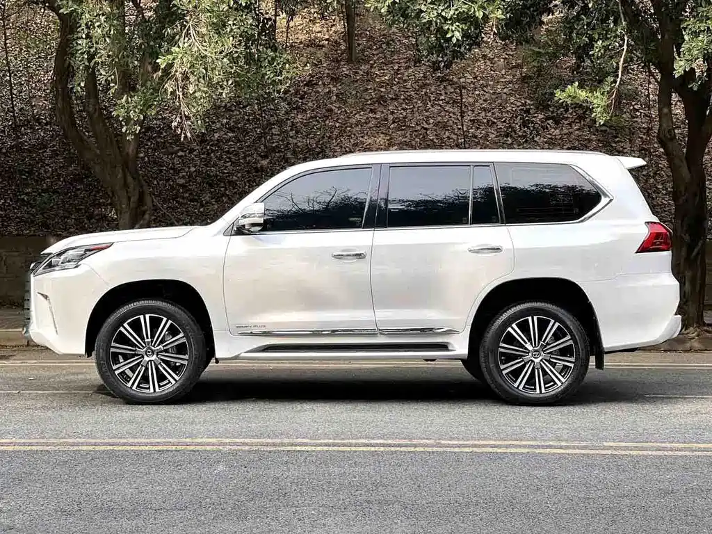Lexus LX 2017 570 Luxury