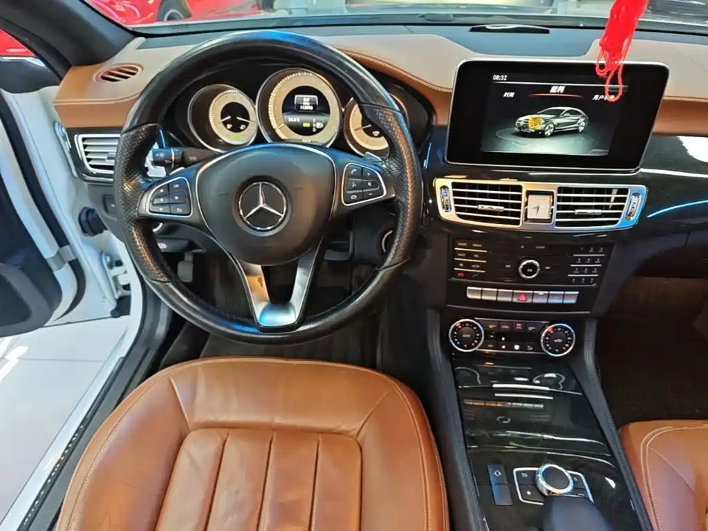 Mercedes-Benz CLS — миниатюра 11