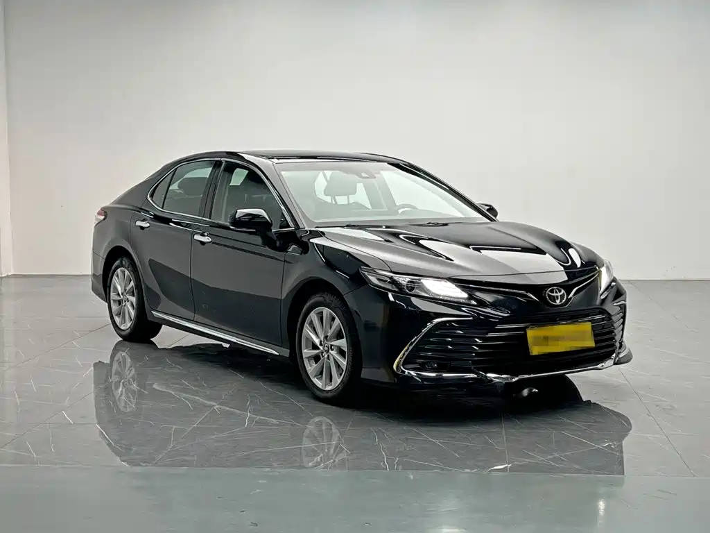 Toyota Camry — миниатюра 8