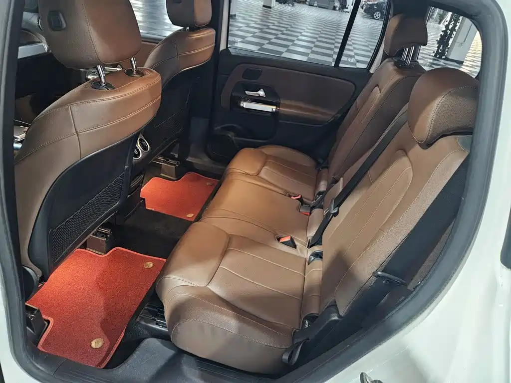 Mercedes-Benz GLB — миниатюра 10
