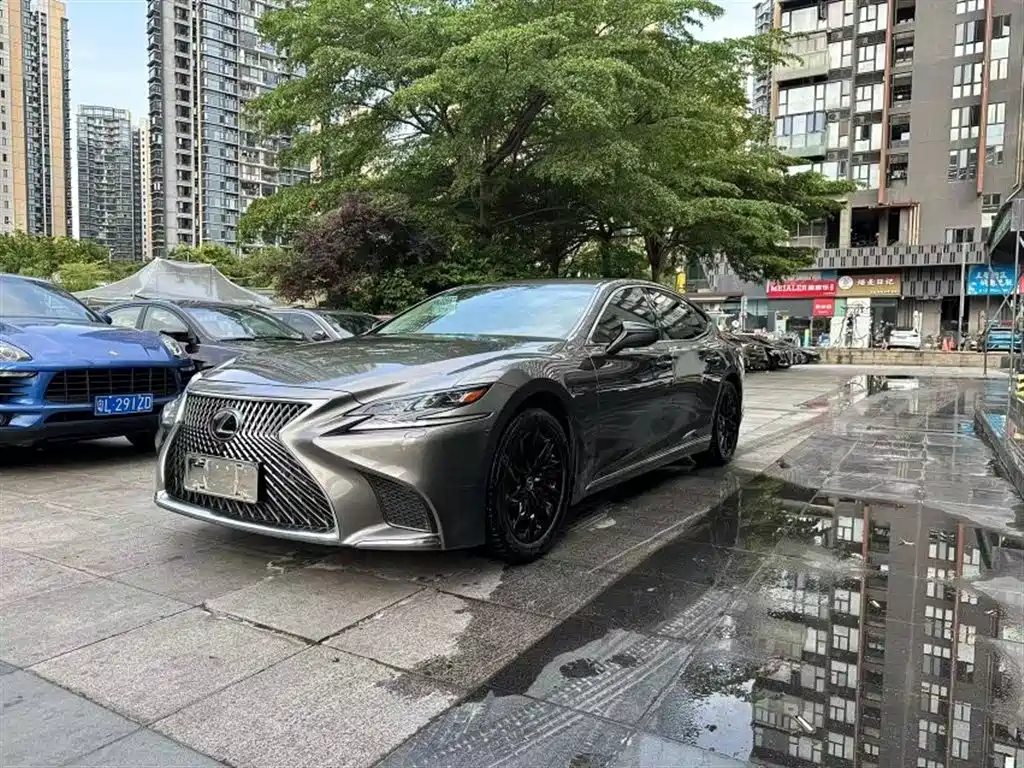 Купить Lexus LS