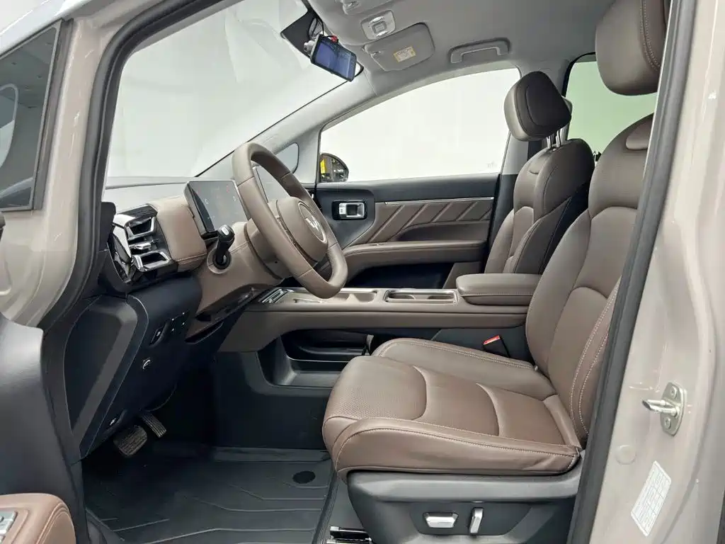 Wuling Xingguang 730 New Energy — миниатюра 16