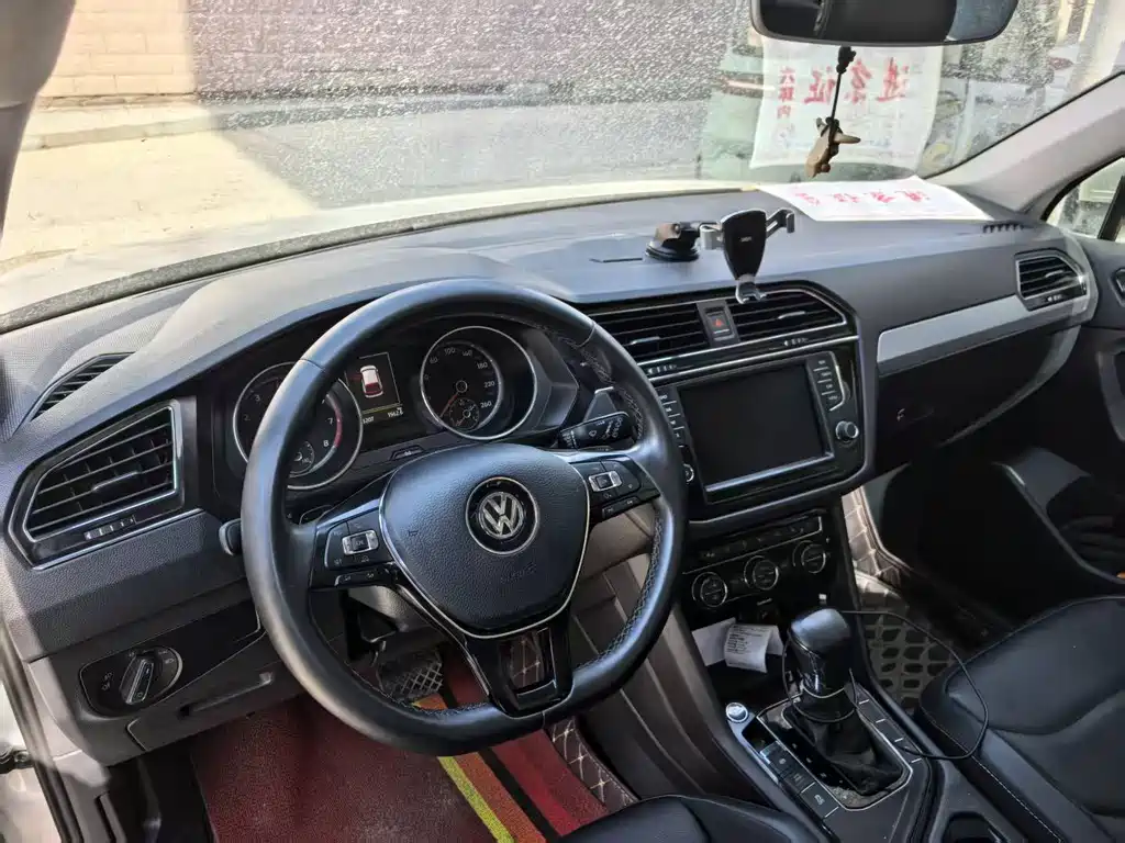 Volkswagen Tiguan L — миниатюра 10