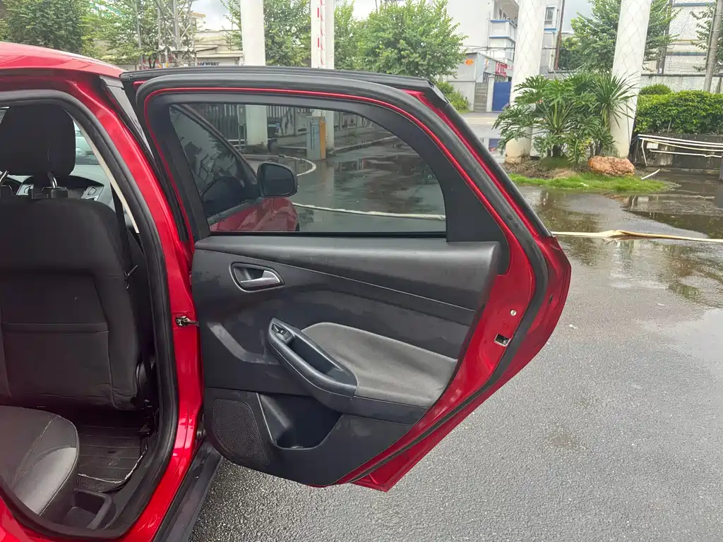 Ford Focus — миниатюра 15
