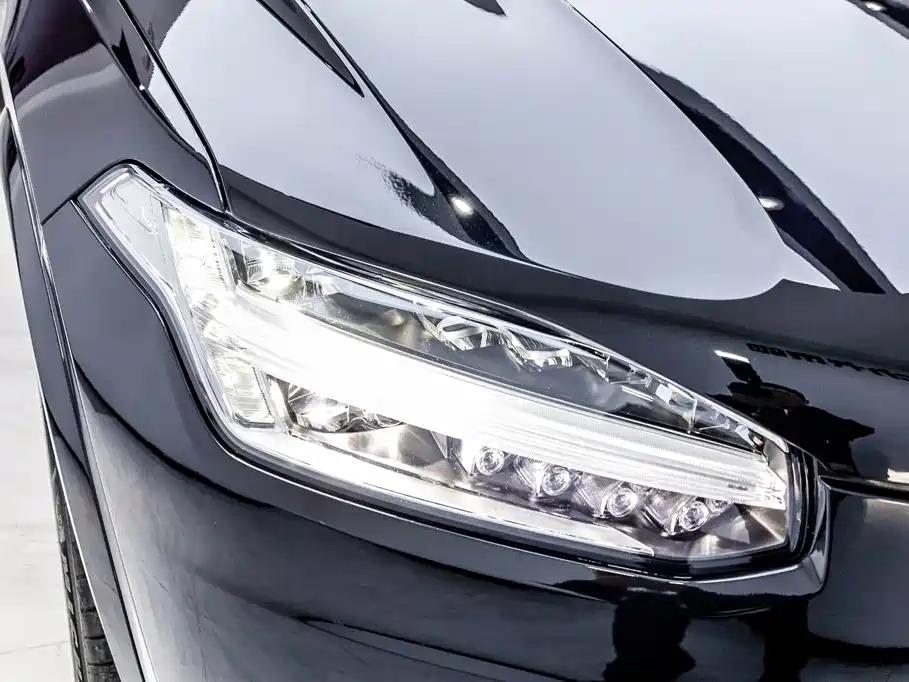 Volvo XC90 — миниатюра 16