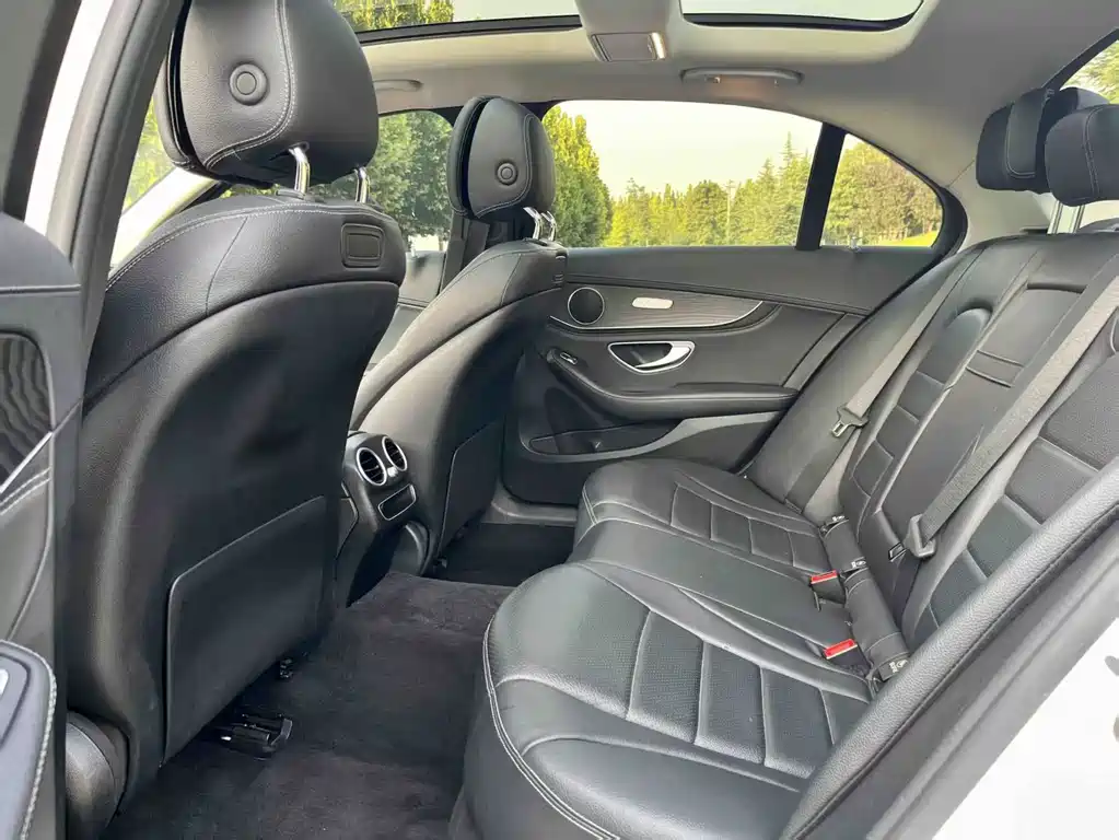 Mercedes-Benz C-Class — миниатюра 7
