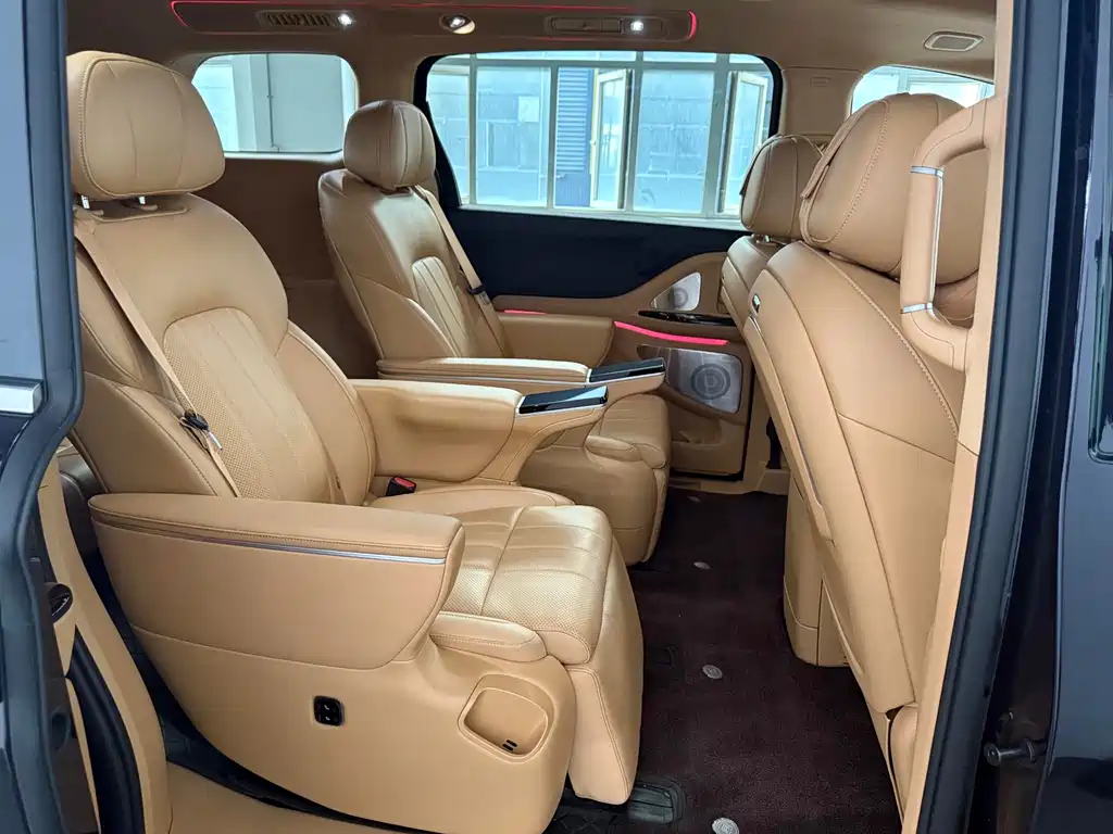 Voyah Dreamer PHEV 4WD Flagship Kunpeng Edition, фото 10
