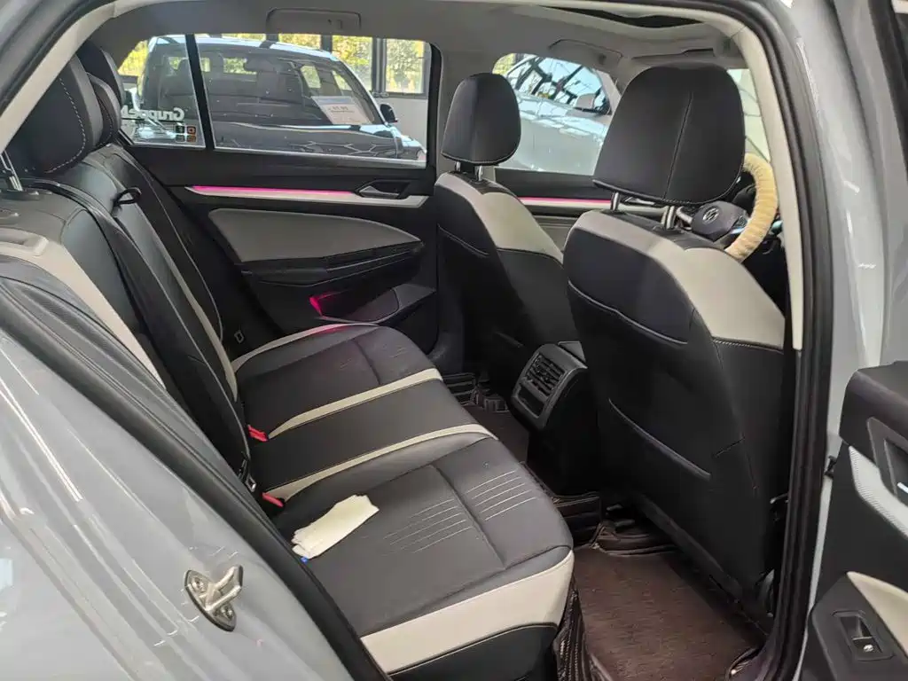 Volkswagen Golf — миниатюра 10