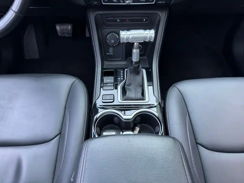 Jeep Commander — миниатюра 7