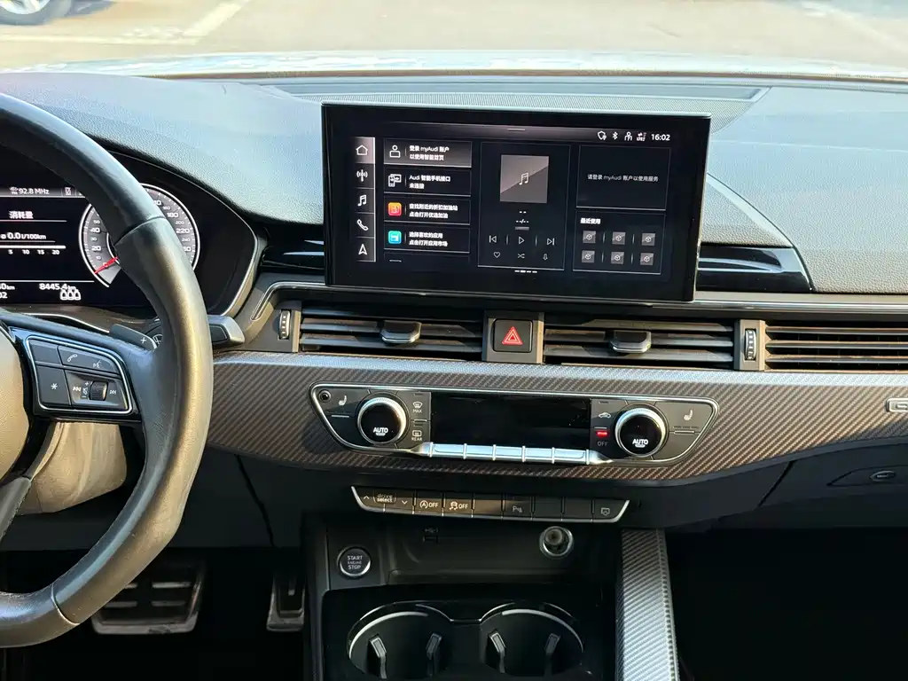 Audi A4L — миниатюра 11