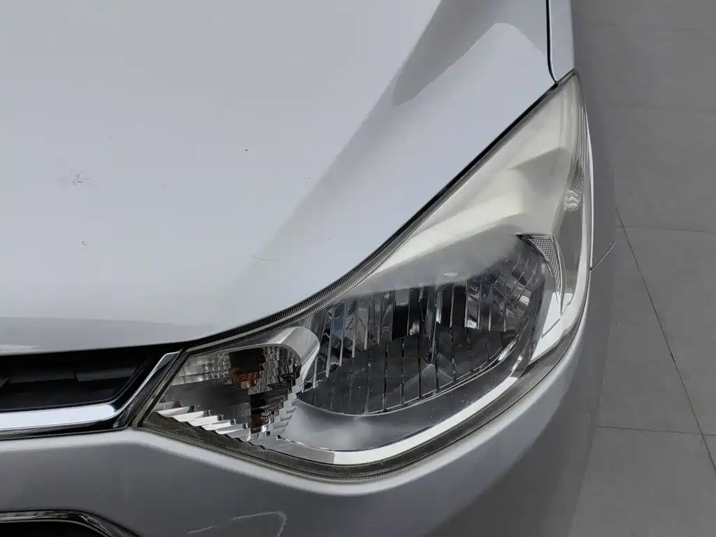 Chevrolet Sail — миниатюра 7