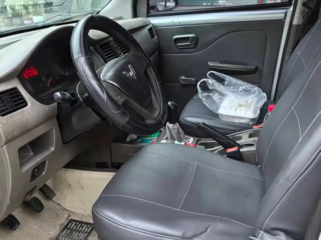 Wuling Rongguang V — миниатюра 7