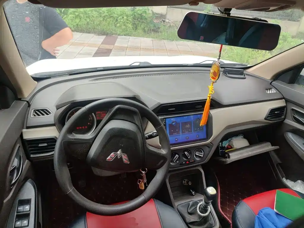 Wuling Hongguang — миниатюра 10