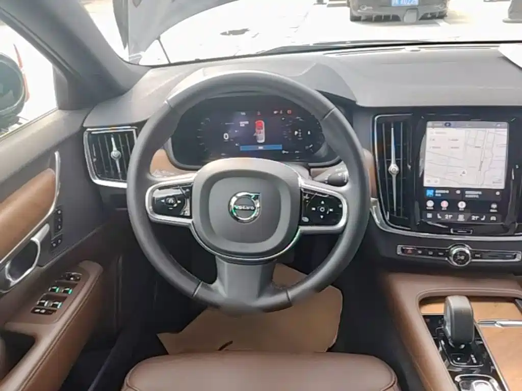 Volvo S90 — миниатюра 11