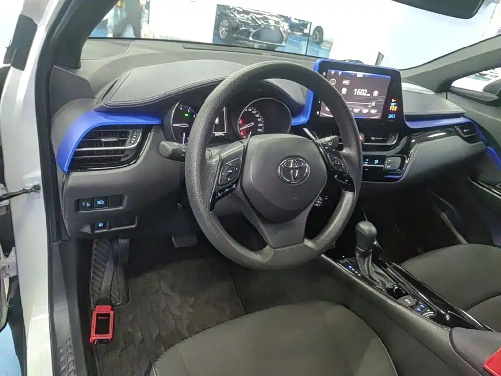Toyota IZOA — миниатюра 10
