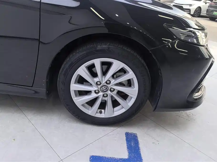 Toyota Camry 2021 2.0G Luxury