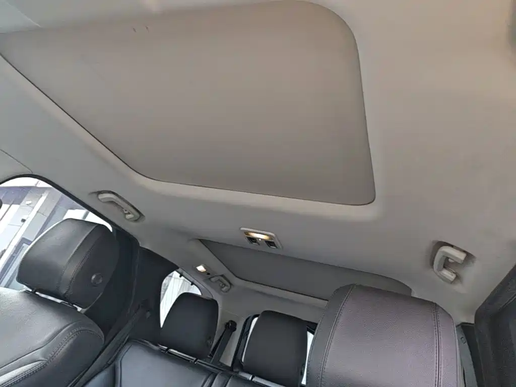 Land Rover Discovery — миниатюра 18