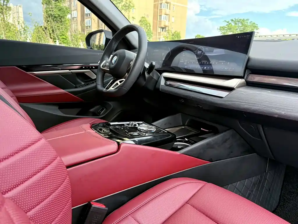 BMW 5 Series — миниатюра 5