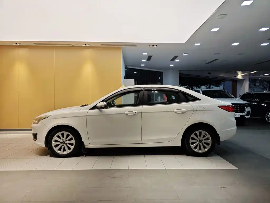 Ford Escort 2015 1.5L AT Fashion
