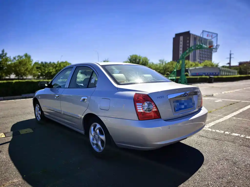 Hyundai Elantra — миниатюра 6