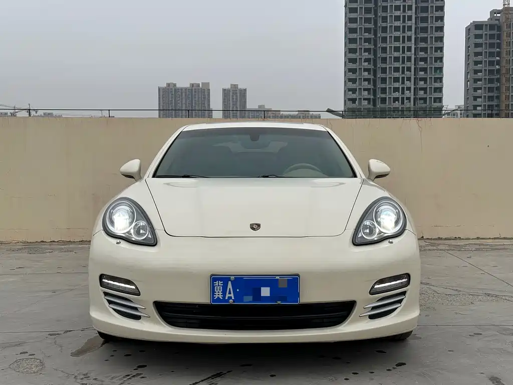 Porsche Panamera 2013 Panamera 4 Platinum Edition 3.6L