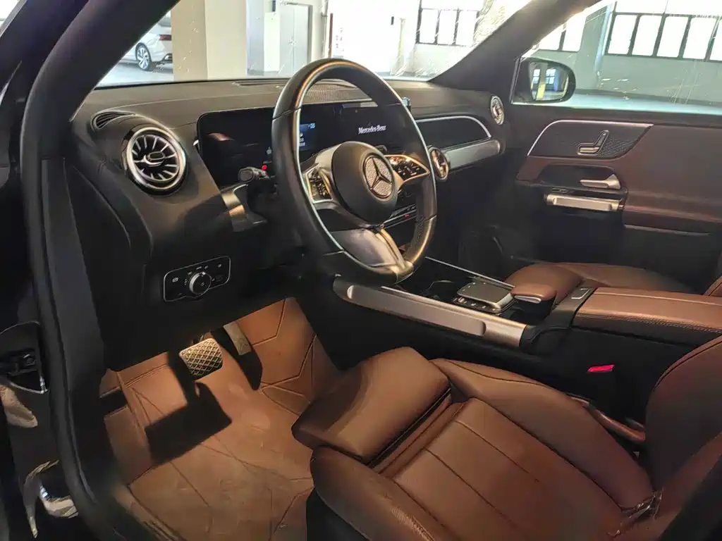 Mercedes-Benz GLB — миниатюра 7