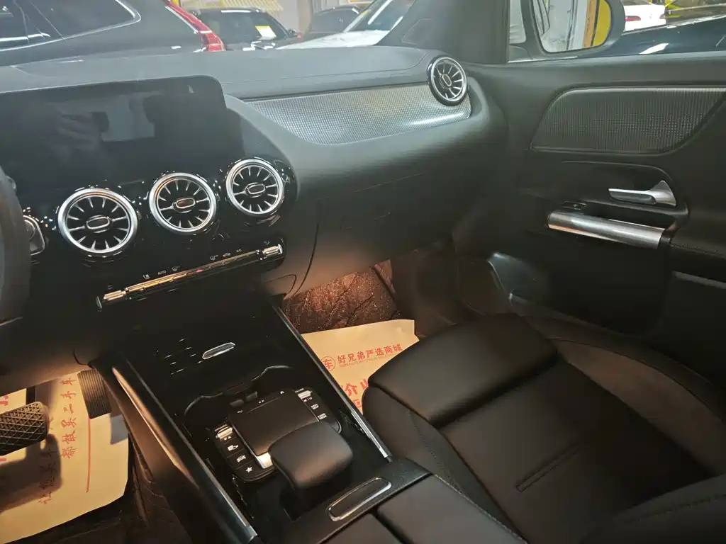 Mercedes-Benz GLA — миниатюра 6