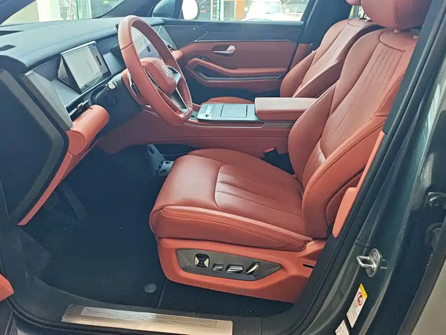 BYD Tang L L 2025 DM 175KM